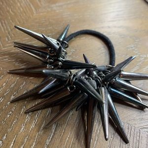 Spikey hair tie